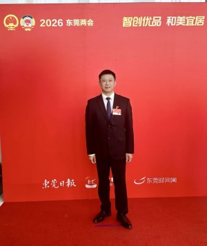 邝华轩.jpg