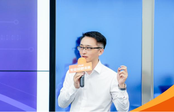 刘红军主任总结发言.png